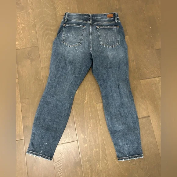Judy Blue Women's Plus Size 14W Distressed Blue Jeans Boyfriend Fit - Picture 6 of 7